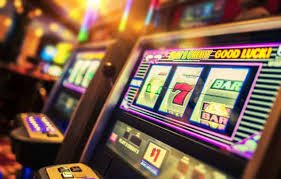 jackpot slots reels spinning win animation မြင်ကွင်း