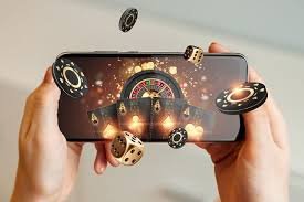 mobile phone တွင် online slots ကစားနေသော မြင်ကွင်း